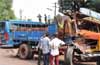 4 injured as bus-lorry collide near Derlakatte